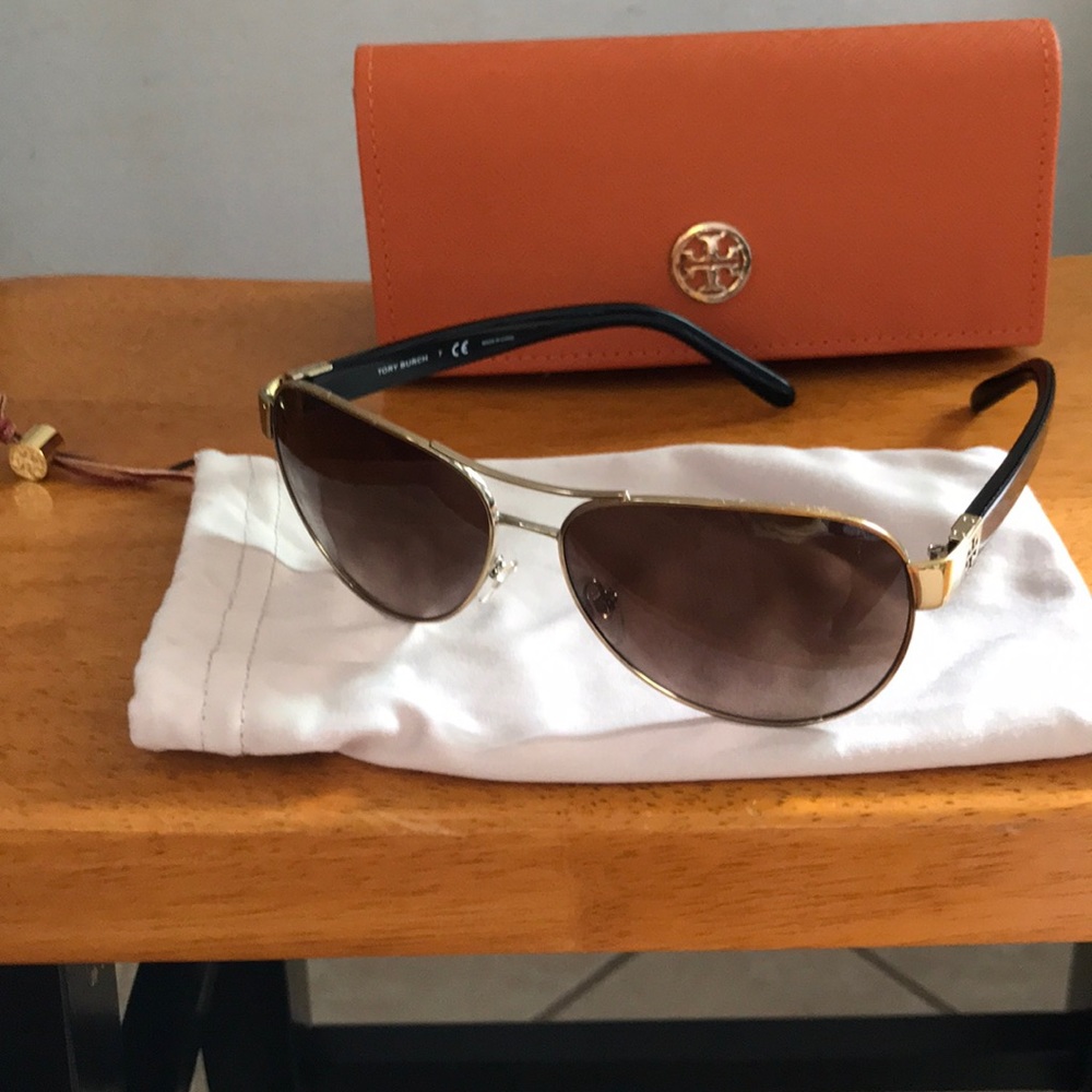 Tory Burch Aviator Sunglasses